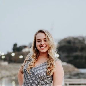 Meet your Posher, Hallie